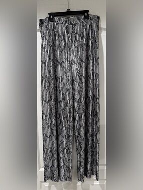 EMERALD Black & White Snake Print Pleated Pants size 1X